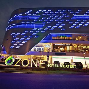 Ozone Hotel Pantai Indah Kapuk